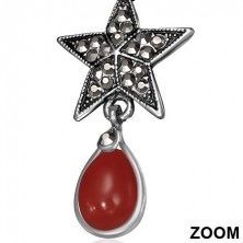 Orecchini metallici - stella a cinque punte con zirconi e pietra rossa