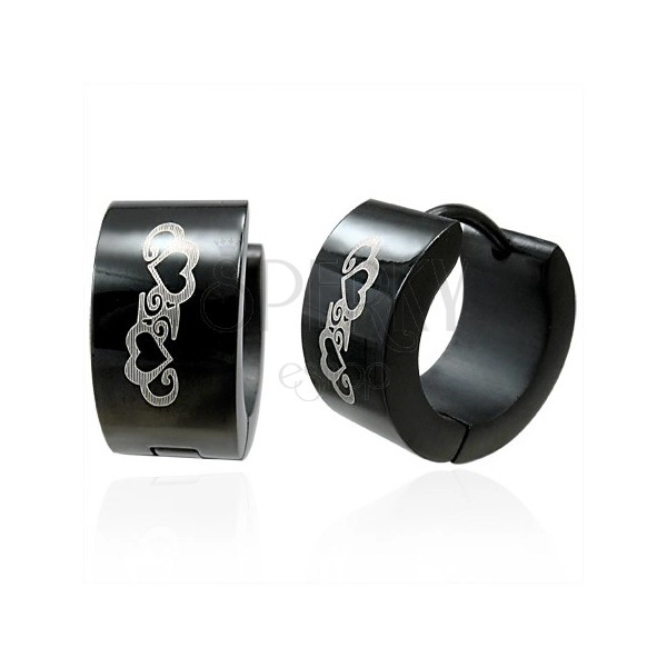 Orecchini realizzati in acciaio inox in colore nero, cuori uniti ed ornamenti