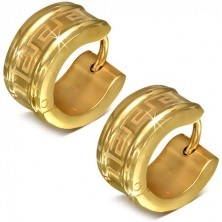 Orecchini rotondi realizzati in acciaio inossidabile in colore dorato, modello chiave greca
