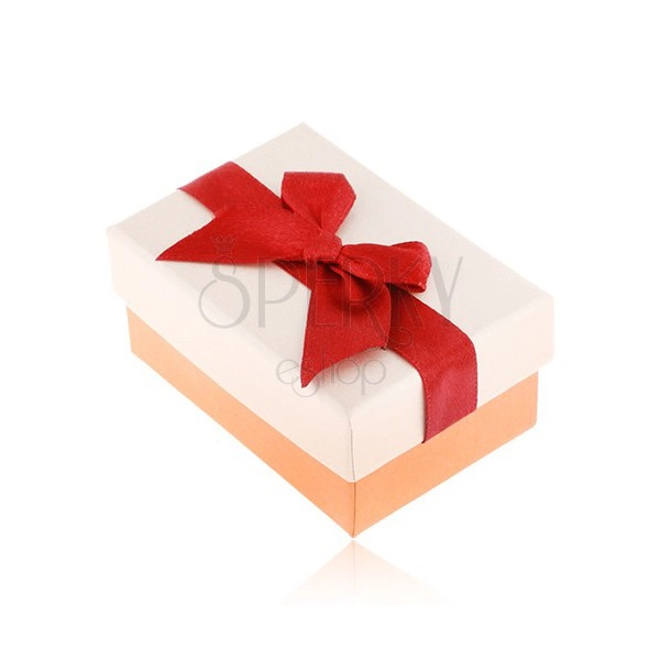Scatola regalo in cartone per fedi, superficie beige-bronzo, nastro rosso violaceo