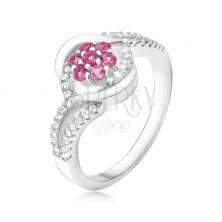 Anello in argento 925, fiore in zircone in colore rosa chiaro, lati arcuati