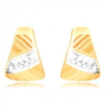 Orecchini realizzati in oro 585 - triangolo arrotondato, tagli diagonali, striscia in oro bianco