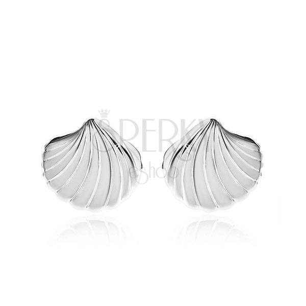 Orecchini in argento 925 - conchiglia brillante con intagli, chiusura a perno e farfalla