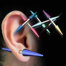 Piercing all'orecchio con punte in titanio