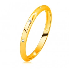Fede in oro giallo 14K con diamante - tre diamanti chiari e rotondi, superficie liscia