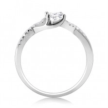 Anello di fidanzamento in argento 925 - zircone chiaro ovale, lati curvi intrecciati